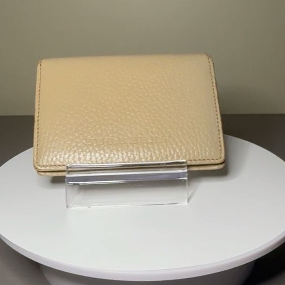 Authentic Burberry Wallet Used in Great Condition - Picture 2 of 8